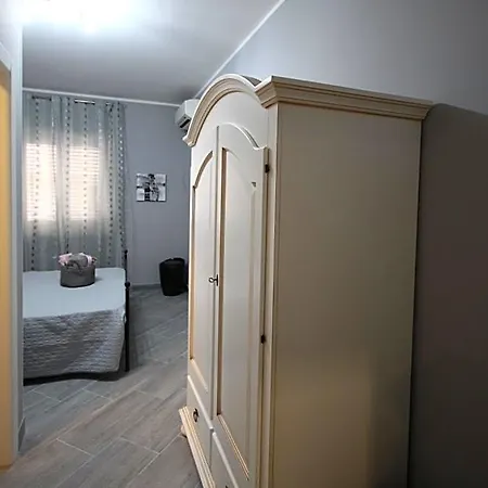 Frühstückspension Cavirani 3*